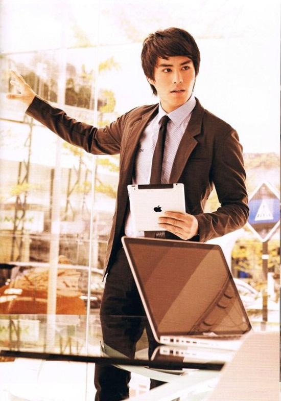 ต้าร์-นาวิน เยาวพลกุล @ TOUCH MAGAZINE vol.1 no.11 September 2011