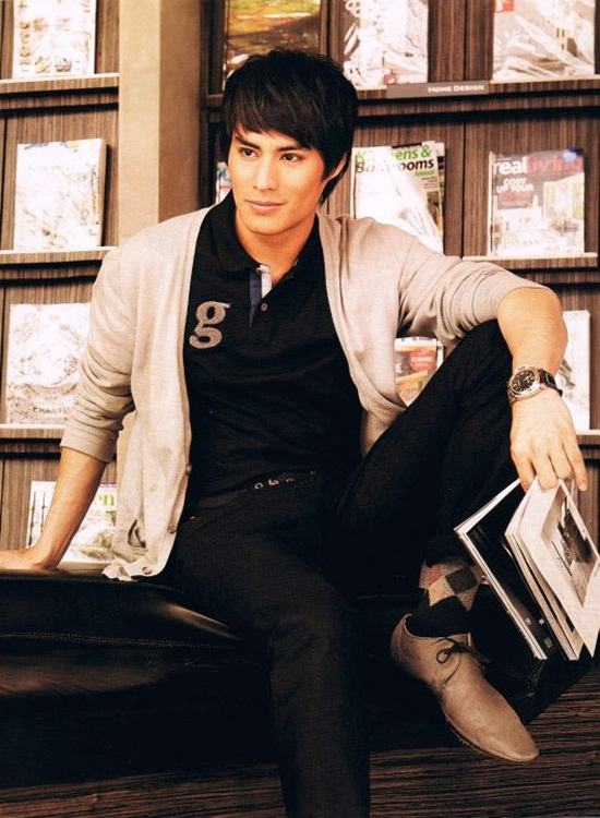 ต้าร์-นาวิน เยาวพลกุล @ TOUCH MAGAZINE vol.1 no.11 September 2011