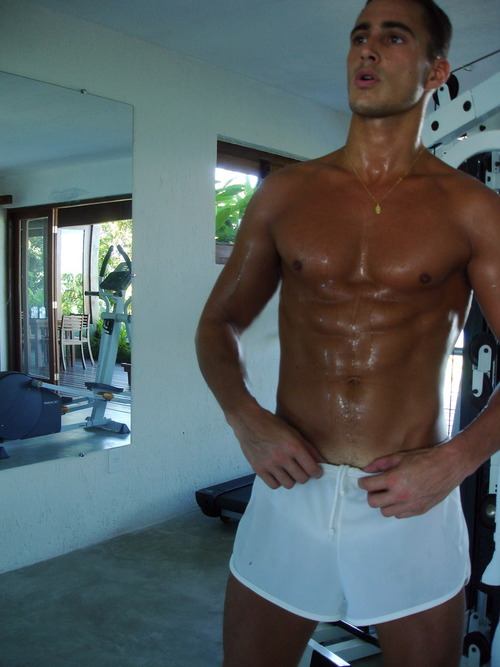 นักกีฬาหุ่นแซบ