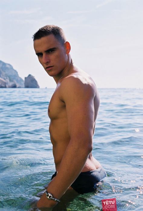 นักกีฬาหุ่นเฟิร์ม