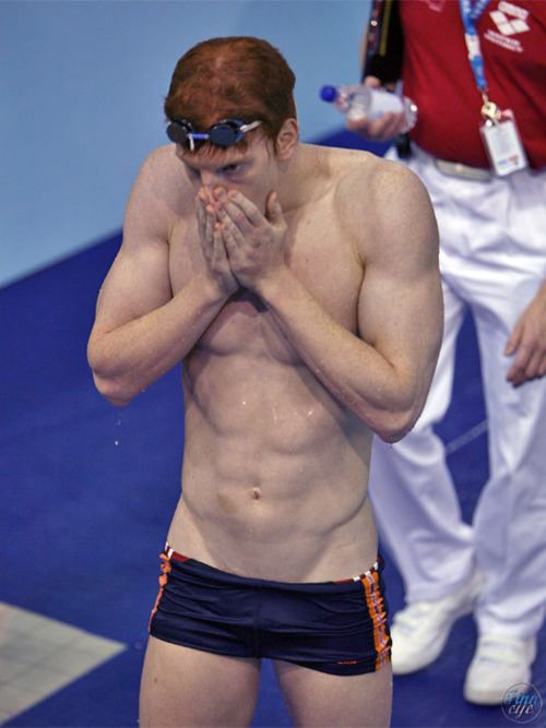 นักกีฬาหุ่นเฟิร์ม