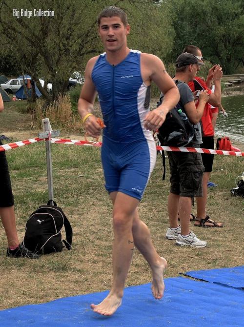 นักกีฬาอวดหุ่นสวย