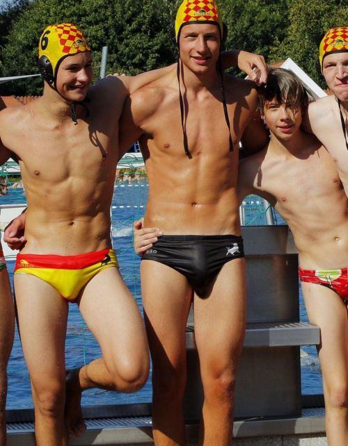 นักกีฬาอวดหุ่นสวย