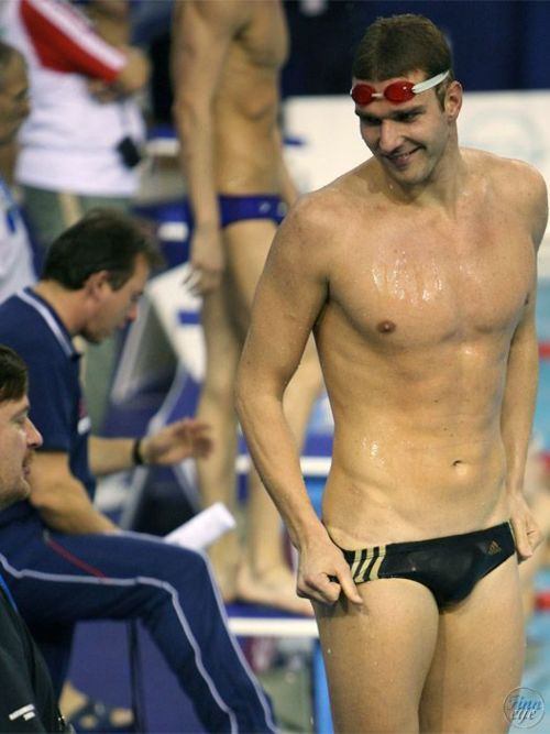 นักกีฬาอวดหุ่นสวย