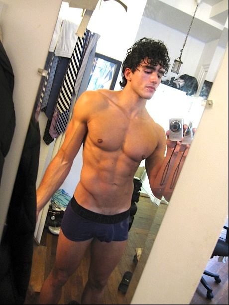 นักกีฬาอวดหุ่นสวย