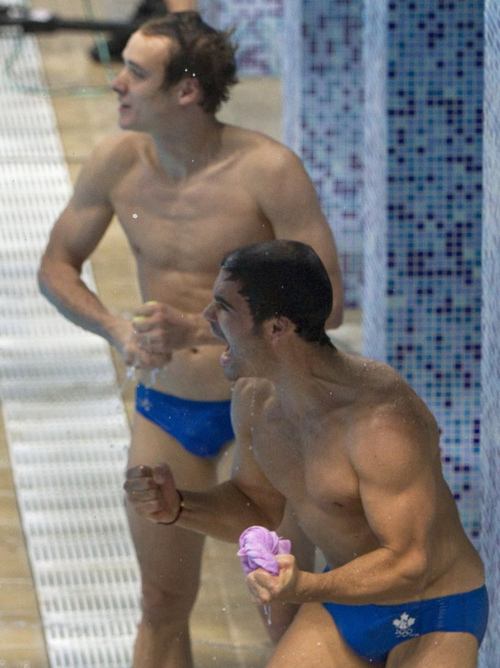 นักกีฬาอวดหุ่นสวย