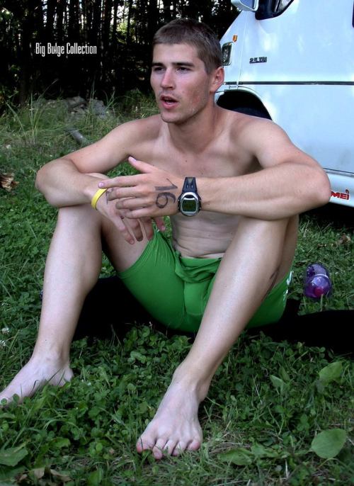 นักกีฬาอวดหุ่นสวย