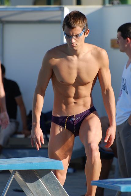 นักกีฬาอวดหุ่นสวย