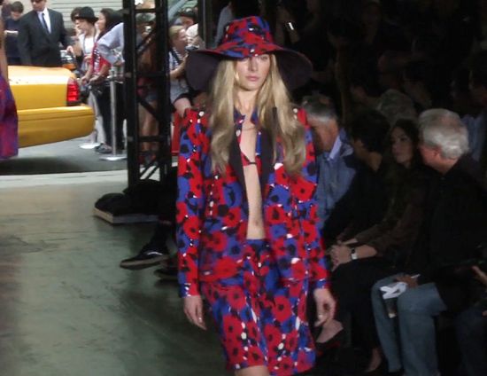 พาเกาะรันเวย์ชมแฟชั่นชิค ๆ จาก New York Fashion Week 2011