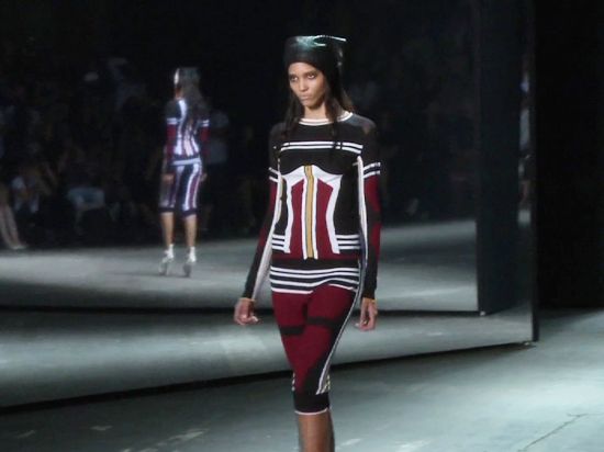 พาเกาะรันเวย์ชมแฟชั่นชิค ๆ จาก New York Fashion Week 2011