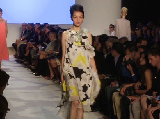 พาเกาะรันเวย์ชมแฟชั่นชิค ๆ จาก New York Fashion Week 2011