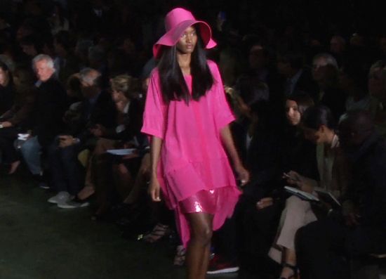 พาเกาะรันเวย์ชมแฟชั่นชิค ๆ จาก New York Fashion Week 2011