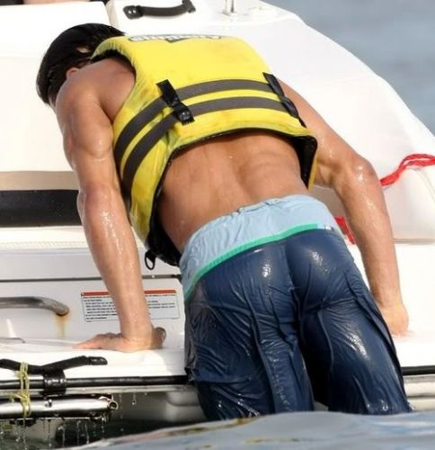 หนุ่มๆกัััับหุ่นน่ากิน