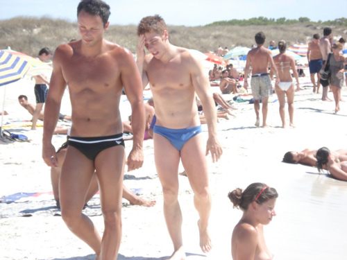 หนุ่มๆกัััับหุ่นน่ากิน