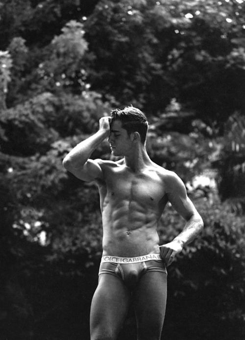 หนุ่มๆกัััับหุ่นน่ากิน