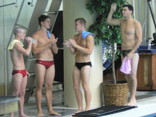 หนุ่มๆกัััับหุ่นน่ากิน