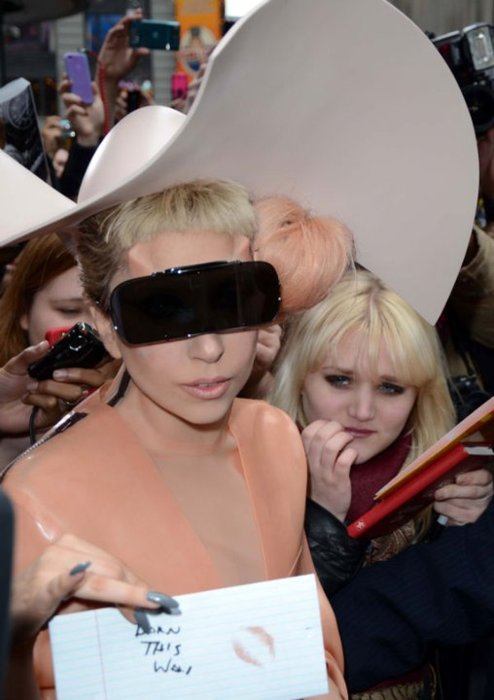 Lady Gaga ที่สุดของวงการแฟชั่นเพลง