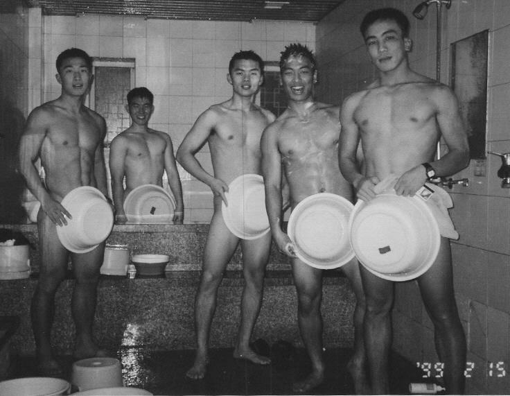 อาบน้ำกับทหารจีน