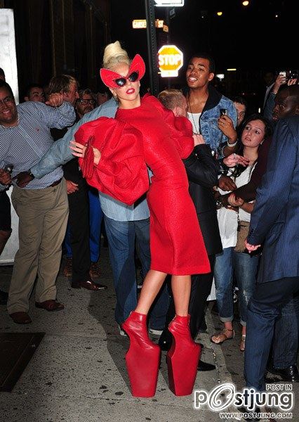 คนซ้ายมือ เหอๆ