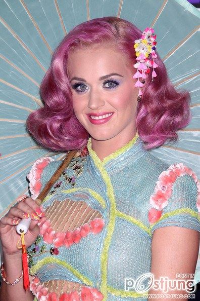 Katy Perry AT MTV Video Music Awards 2011