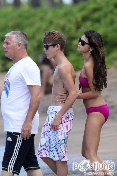 Selena Gomez and Justin Bieber in Hawaii