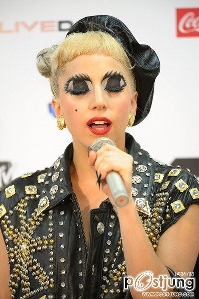 LADY GAGA AT MTV Video Music Aid Japan