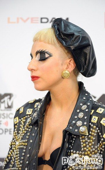 LADY GAGA AT MTV Video Music Aid Japan
