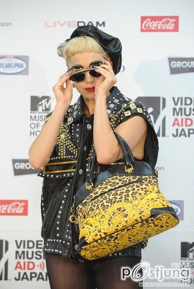 LADY GAGA AT MTV Video Music Aid Japan