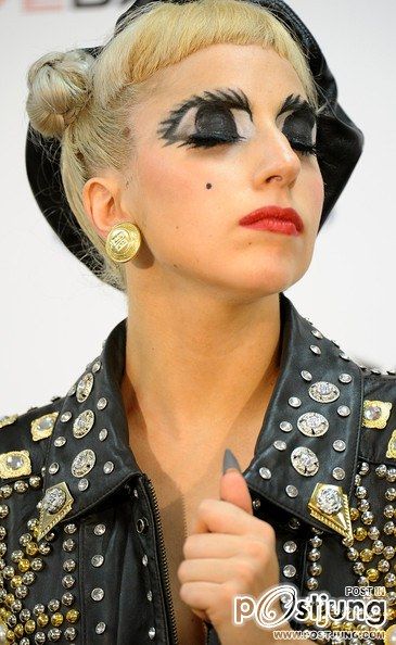 LADY GAGA AT MTV Video Music Aid Japan