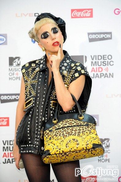 LADY GAGA AT MTV Video Music Aid Japan