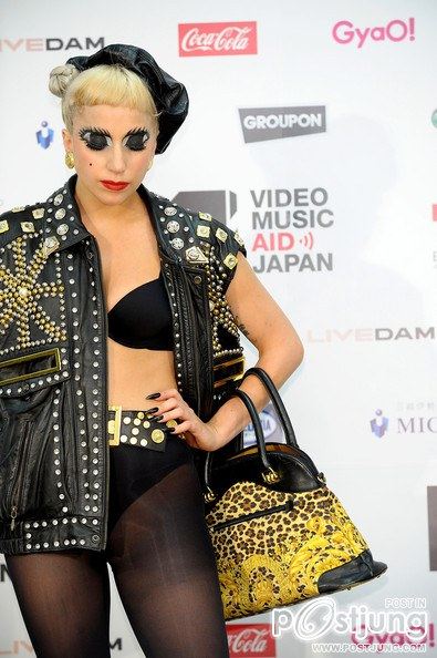 LADY GAGA AT MTV Video Music Aid Japan