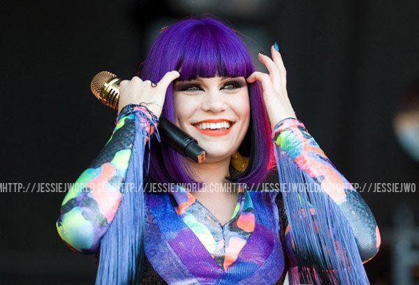 Jessie J ที่งาน V Festival
