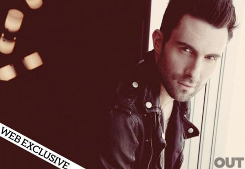 Adam Levine แห่งวง Maroon 5 อวดหุ่นล่ำๆเอาใจแฟนคลับบนนิตยสาร OUT ฉบับล่าสุด!Posted by The Killerz