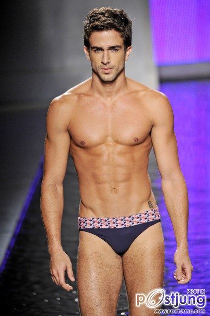 หนุ่มหุ่นดีมากมาย