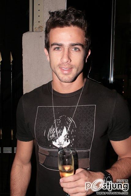 หนุ่มหุ่นดีมากมาย