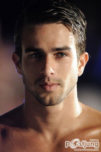 หนุ่มหุ่นดีมากมาย