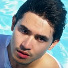 รอยยิ้มกับสายตาที่คุณหลงใหล