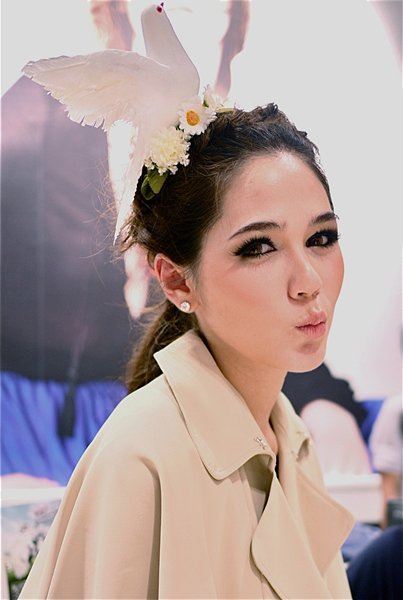 แฟชั่น นกเกาะหัว คนทำตามทั้งประเทศ