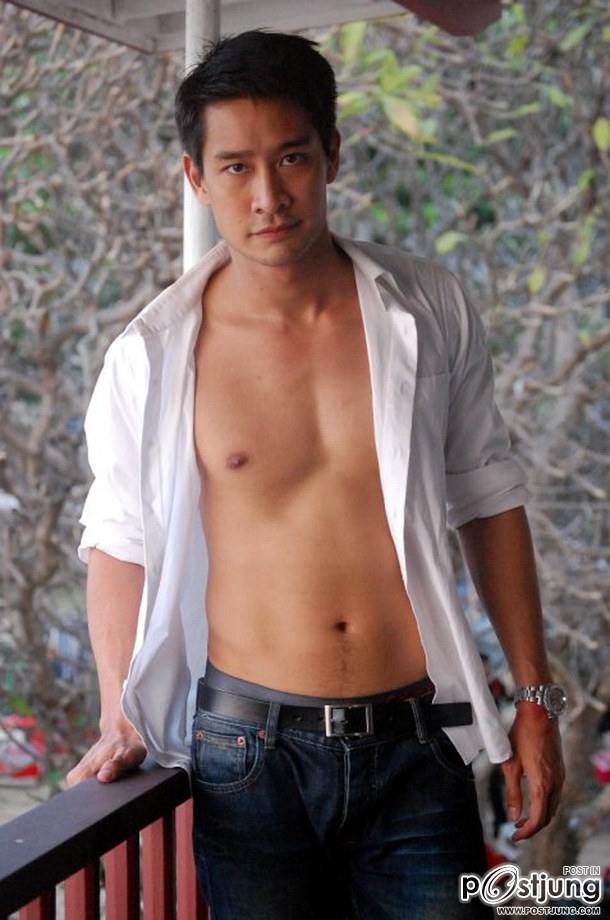 พี่ป้องถอดเสื้อยั่วน้ำลาย