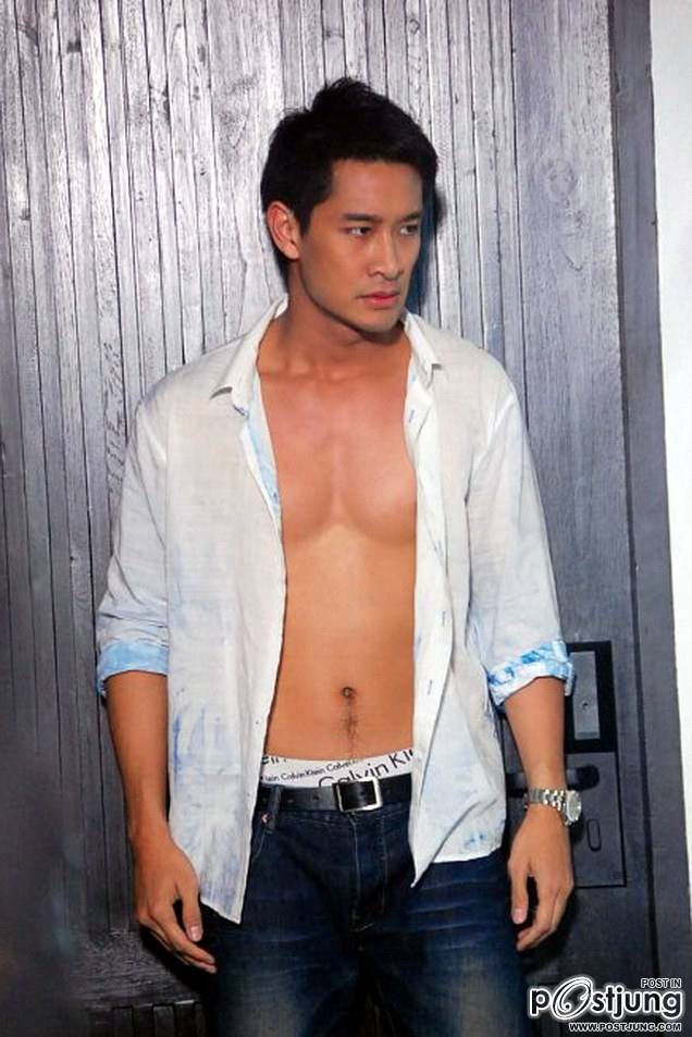 พี่ป้องถอดเสื้อยั่วน้ำลาย