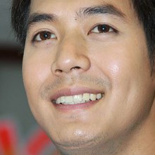 รอยยิ้มพี่เวียร์