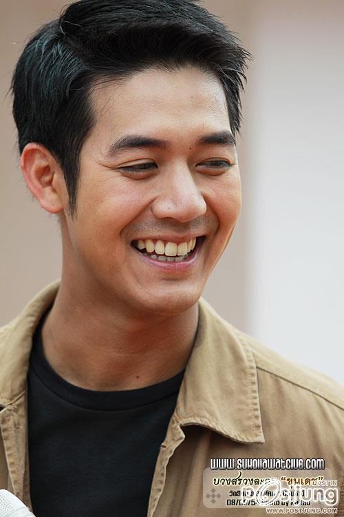 รอยยิ้มพี่เวียร์