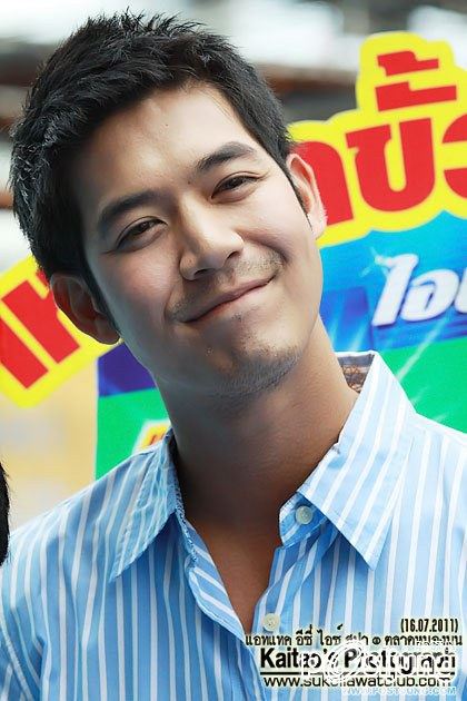 รอยยิ้มพี่เวียร์