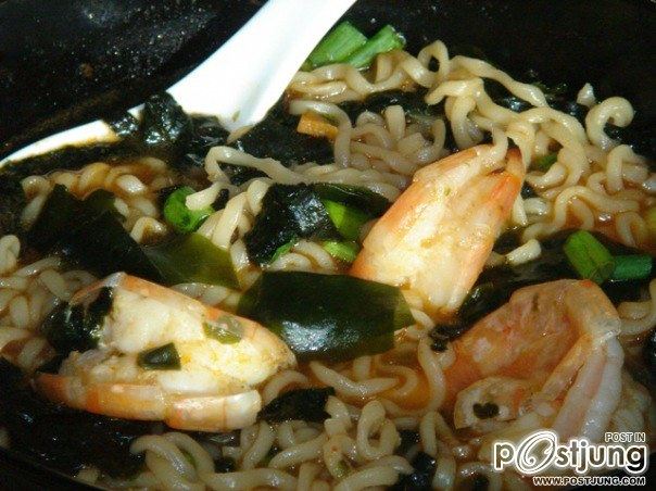 กินเส้นๆเกาหลีกันคะ เขิลนะเนี่ย>.<