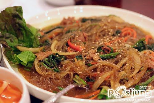 กินเส้นๆเกาหลีกันคะ เขิลนะเนี่ย>.<