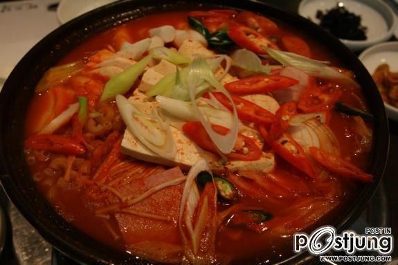 กินเส้นๆเกาหลีกันคะ เขิลนะเนี่ย>.<