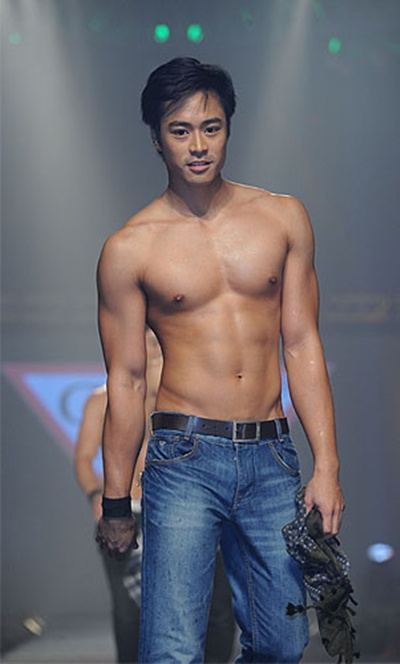 Philippines : Cosmo Bachelor Bash 2011