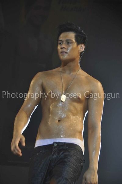 Philippines : Cosmo Bachelor Bash 2011