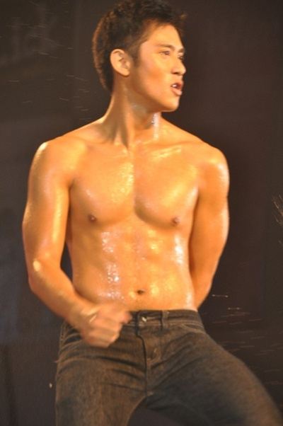 Philippines : Cosmo Bachelor Bash 2011