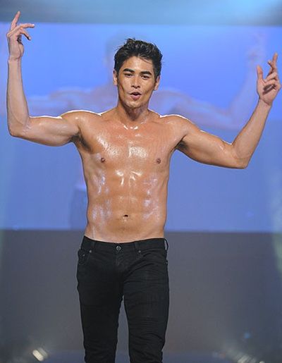 Philippines : Cosmo Bachelor Bash 2011